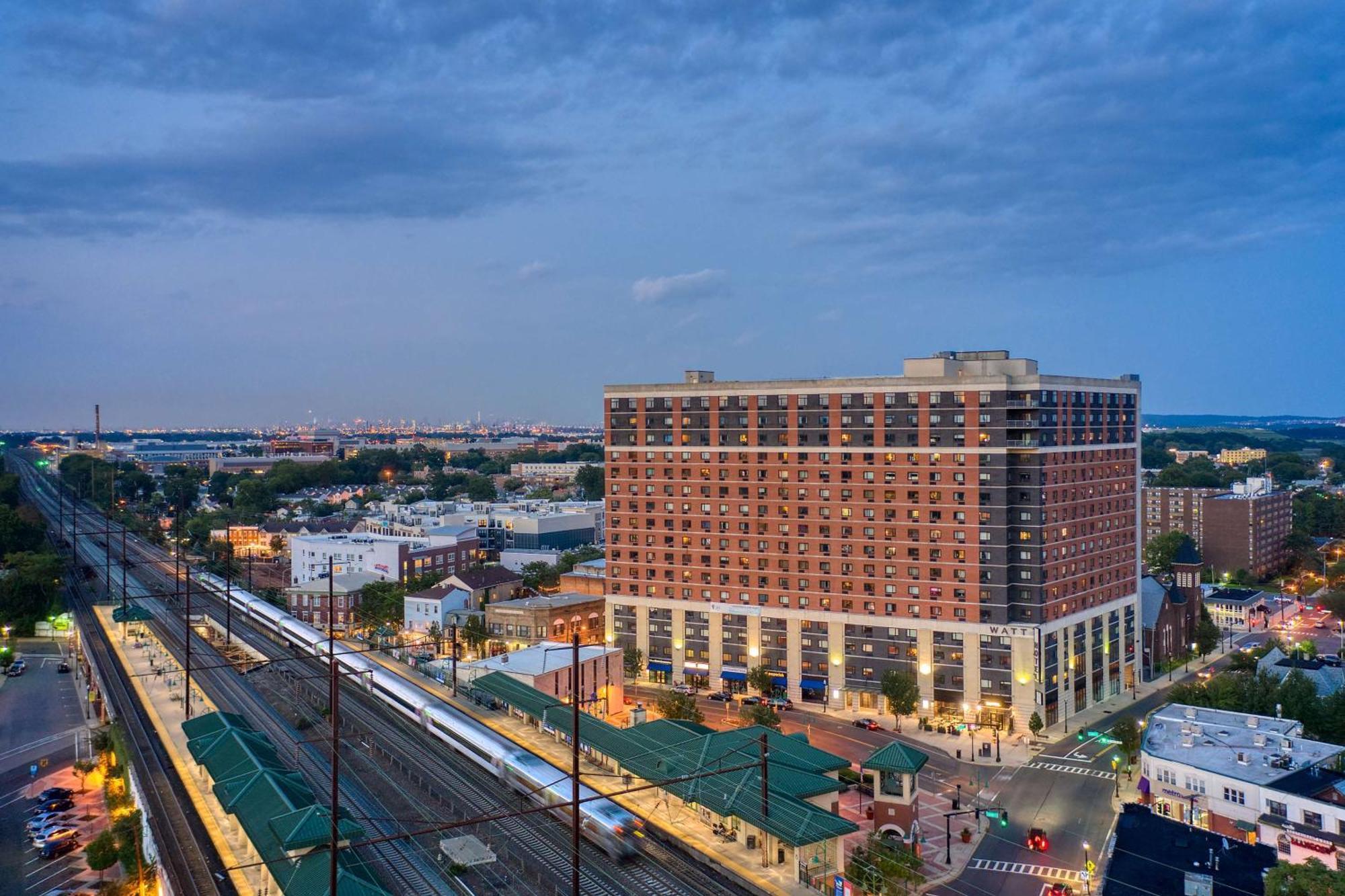 Watt Hotel Tapestry Collection By Hilton Rahway Exterior photo